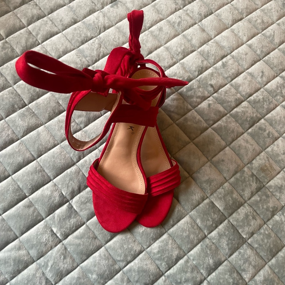 Beautiful Red Ankle Tie Hees